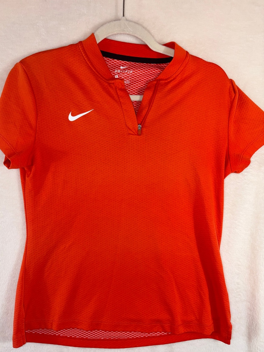 Nike Women’s Orange Short-Sleeve Dri-FIT Zip-Neck Tee Medium